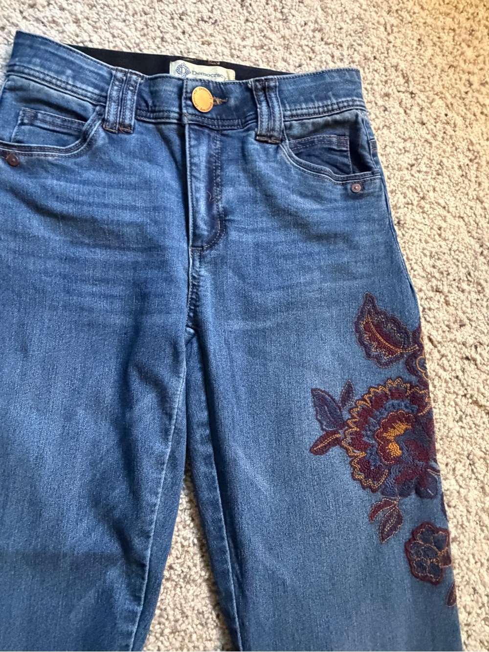 Democracy Ab Technology Medium Blue Cropped Jeans with Floral Embroidery Sz 2 - Picture 9 of 11